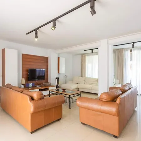 Villa La Quinta Heights -6 Bed Villa-private Pool San Miguel de Abona