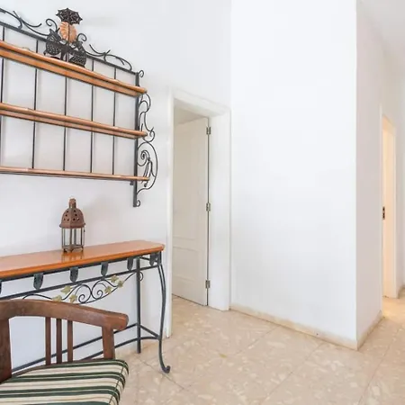 1327 La Quinta Heights Villa