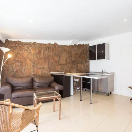 1327 La Quinta Heights Villa